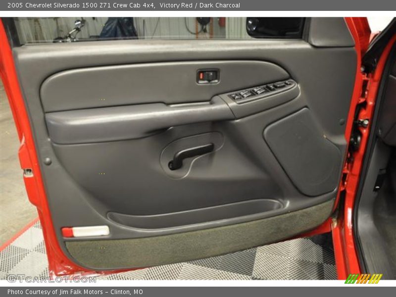 Victory Red / Dark Charcoal 2005 Chevrolet Silverado 1500 Z71 Crew Cab 4x4