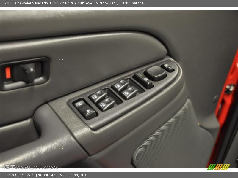 Victory Red / Dark Charcoal 2005 Chevrolet Silverado 1500 Z71 Crew Cab 4x4