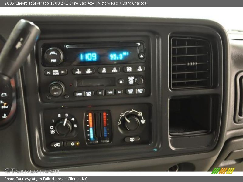 Victory Red / Dark Charcoal 2005 Chevrolet Silverado 1500 Z71 Crew Cab 4x4