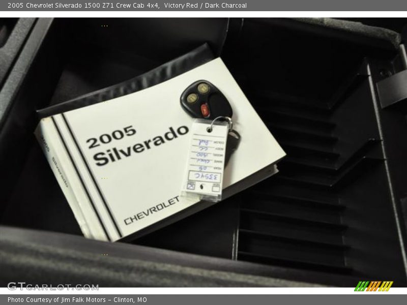 Victory Red / Dark Charcoal 2005 Chevrolet Silverado 1500 Z71 Crew Cab 4x4