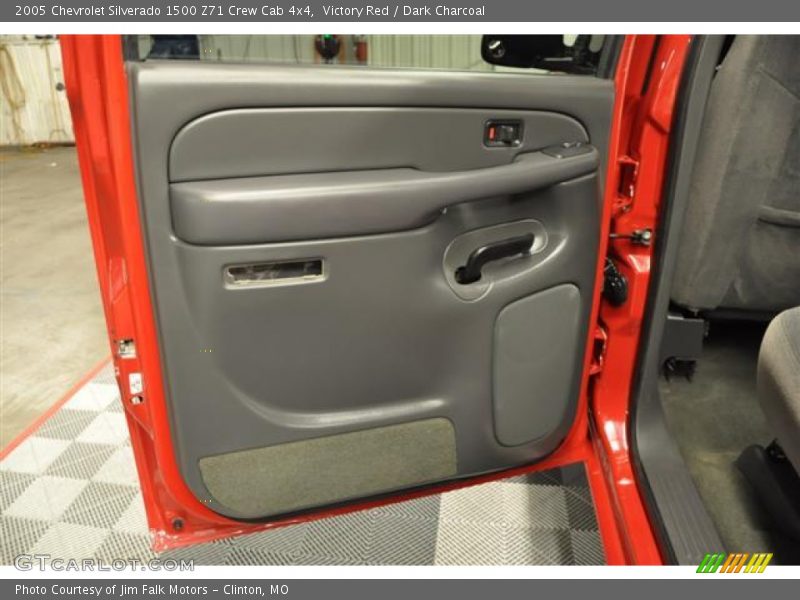 Victory Red / Dark Charcoal 2005 Chevrolet Silverado 1500 Z71 Crew Cab 4x4