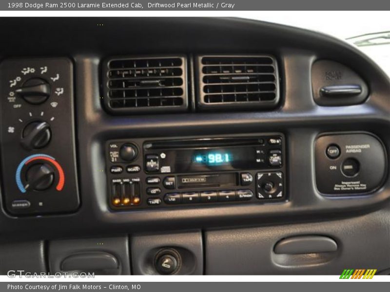 Controls of 1998 Ram 2500 Laramie Extended Cab