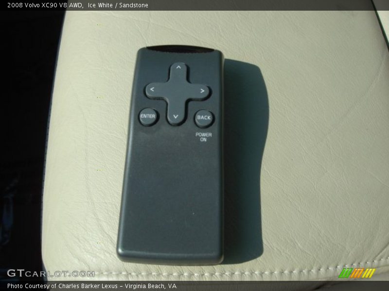 Ice White / Sandstone 2008 Volvo XC90 V8 AWD