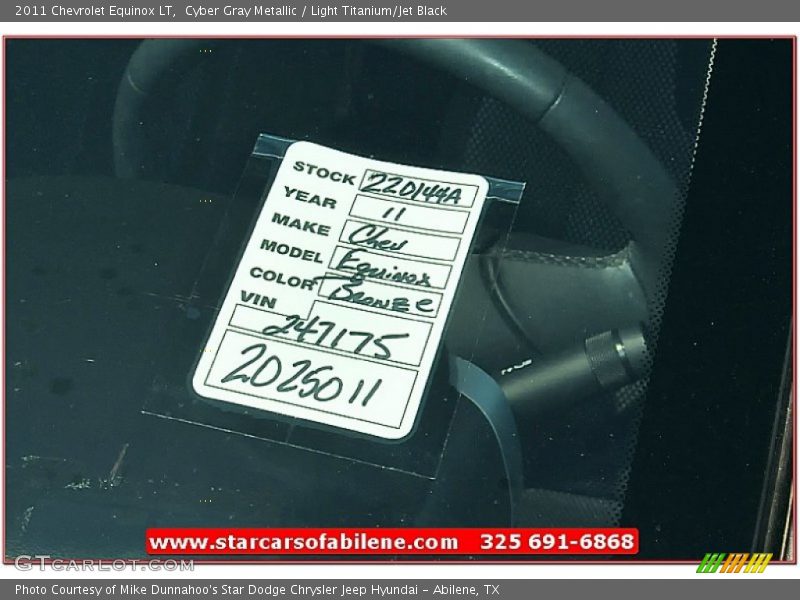 Cyber Gray Metallic / Light Titanium/Jet Black 2011 Chevrolet Equinox LT
