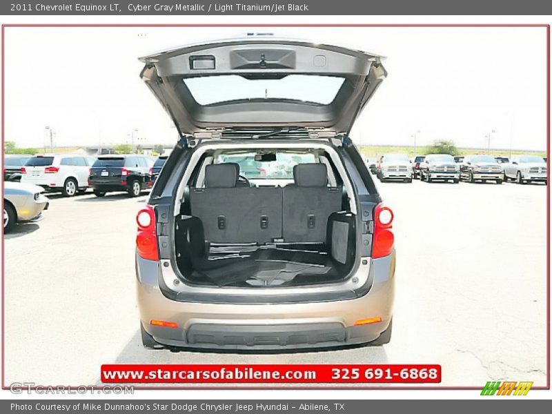 Cyber Gray Metallic / Light Titanium/Jet Black 2011 Chevrolet Equinox LT