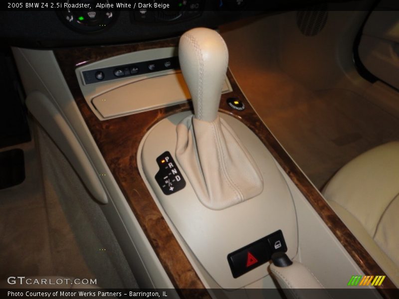 Alpine White / Dark Beige 2005 BMW Z4 2.5i Roadster