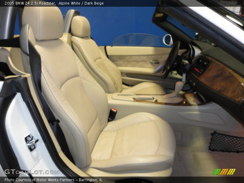 Alpine White / Dark Beige 2005 BMW Z4 2.5i Roadster