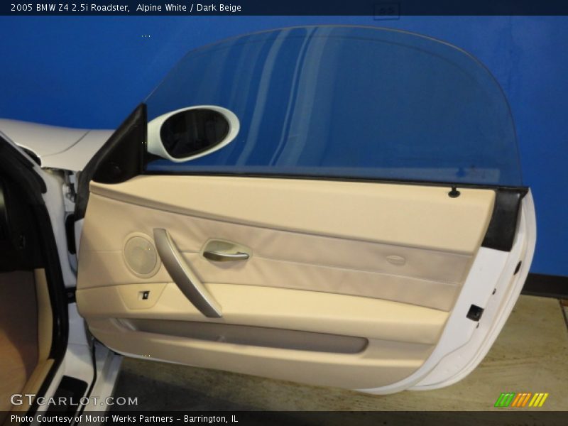 Alpine White / Dark Beige 2005 BMW Z4 2.5i Roadster