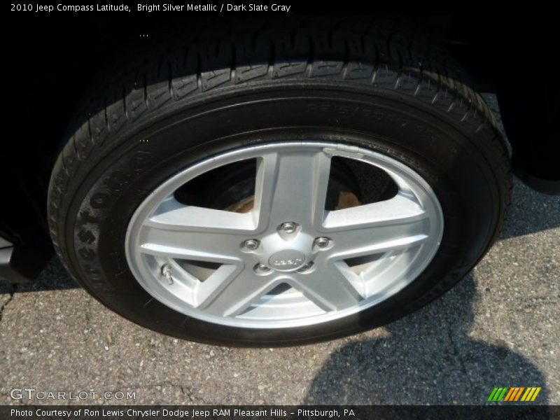 Bright Silver Metallic / Dark Slate Gray 2010 Jeep Compass Latitude