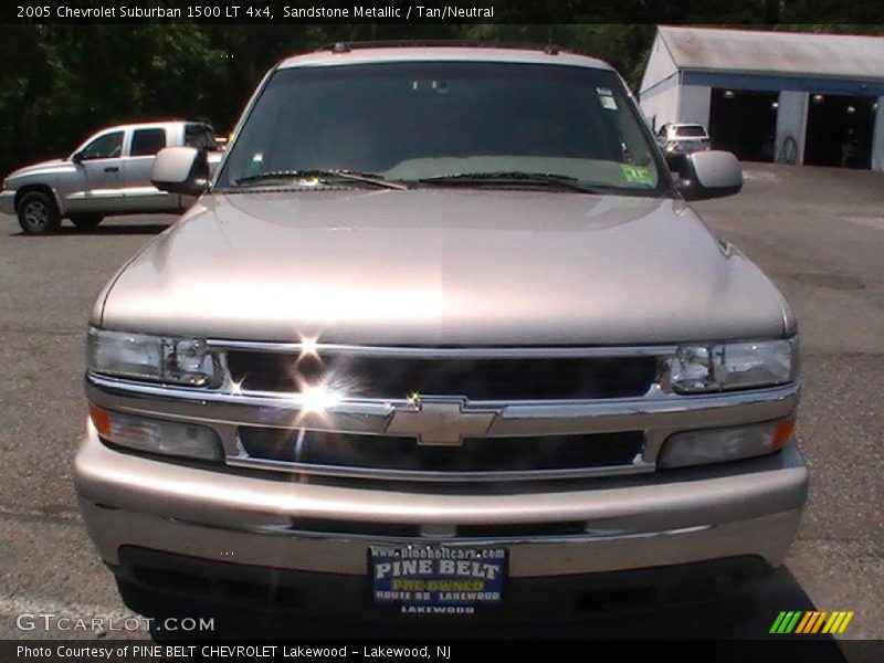 Sandstone Metallic / Tan/Neutral 2005 Chevrolet Suburban 1500 LT 4x4
