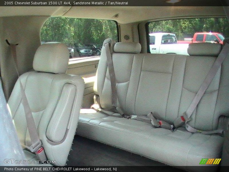 Sandstone Metallic / Tan/Neutral 2005 Chevrolet Suburban 1500 LT 4x4