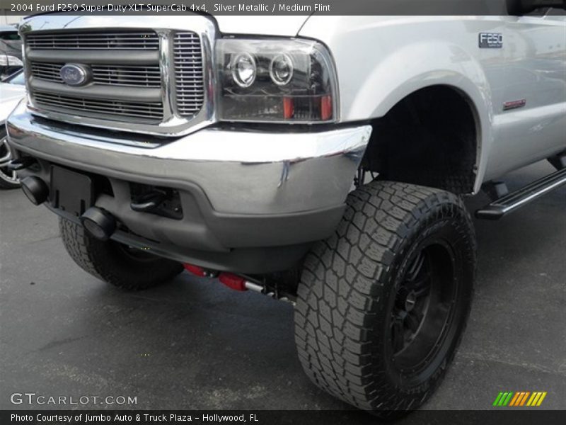 Silver Metallic / Medium Flint 2004 Ford F250 Super Duty XLT SuperCab 4x4