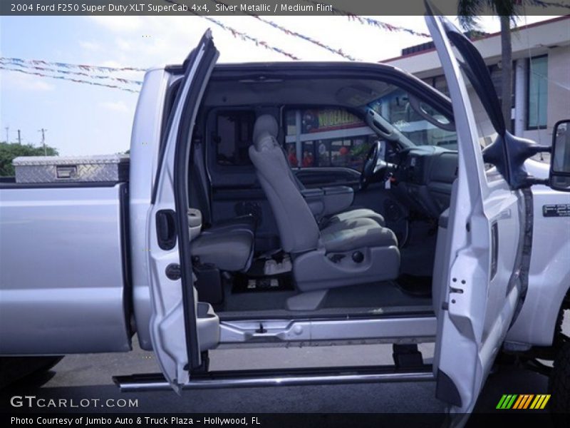 Silver Metallic / Medium Flint 2004 Ford F250 Super Duty XLT SuperCab 4x4