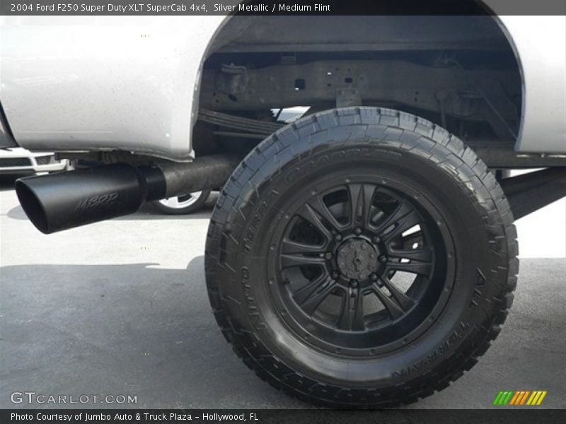 Silver Metallic / Medium Flint 2004 Ford F250 Super Duty XLT SuperCab 4x4