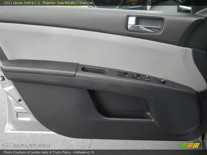 Magnetic Gray Metallic / Charcoal 2011 Nissan Sentra 2.0