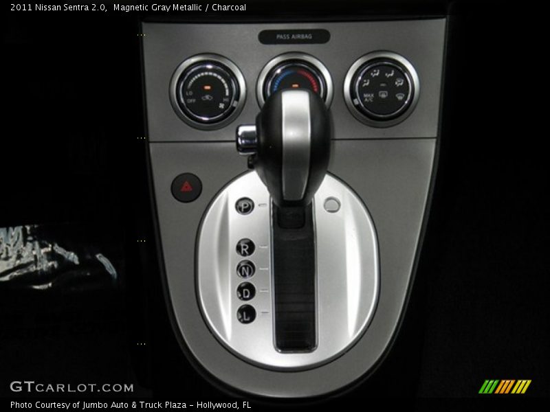 Magnetic Gray Metallic / Charcoal 2011 Nissan Sentra 2.0