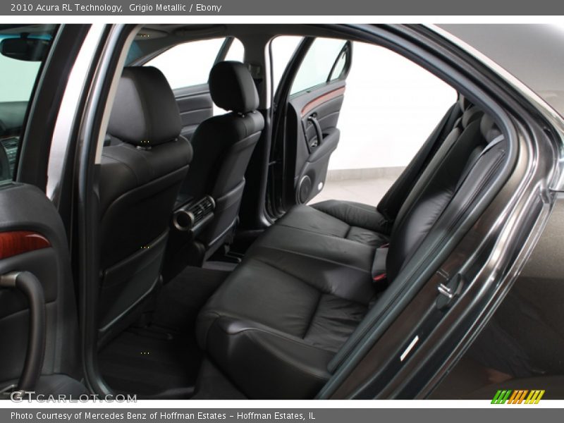 Rear Seat of 2010 RL Technology