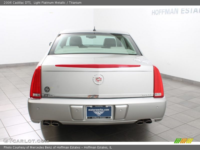 Light Platinum Metallic / Titanium 2006 Cadillac DTS