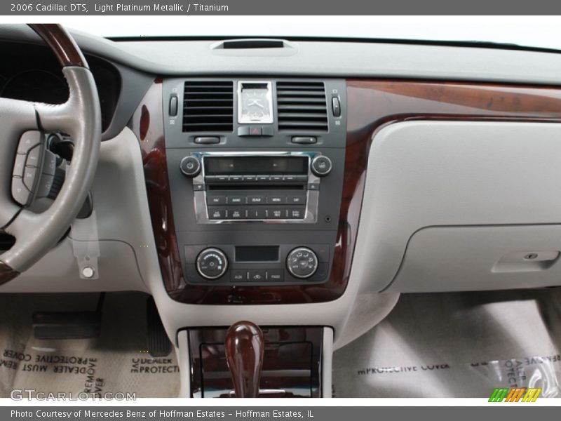 Light Platinum Metallic / Titanium 2006 Cadillac DTS