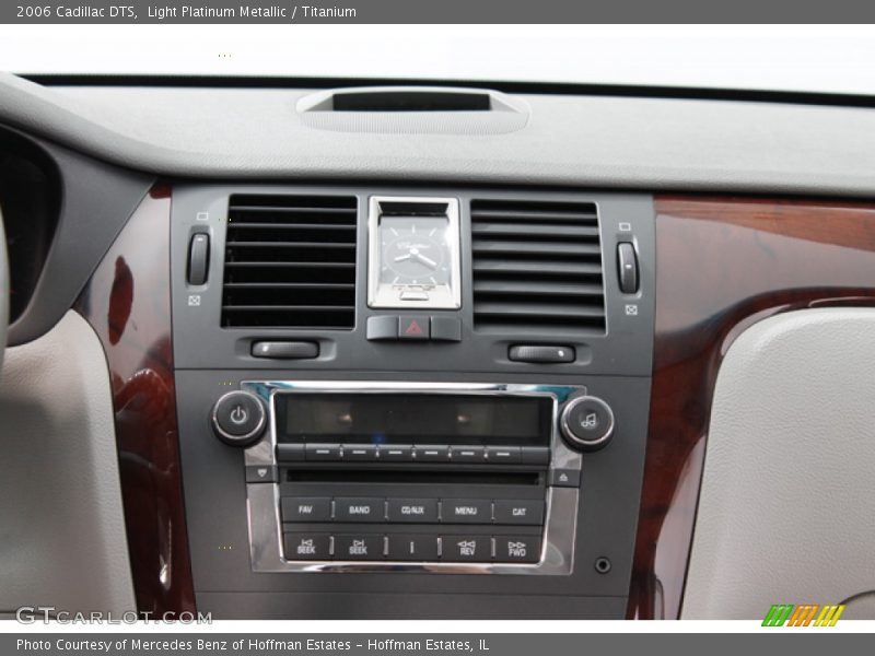 Light Platinum Metallic / Titanium 2006 Cadillac DTS