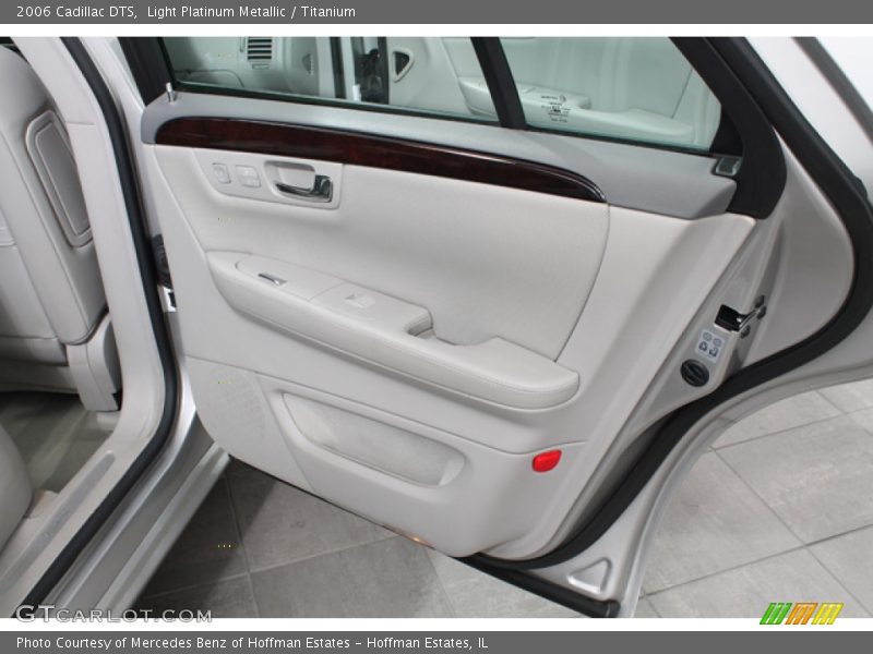 Light Platinum Metallic / Titanium 2006 Cadillac DTS