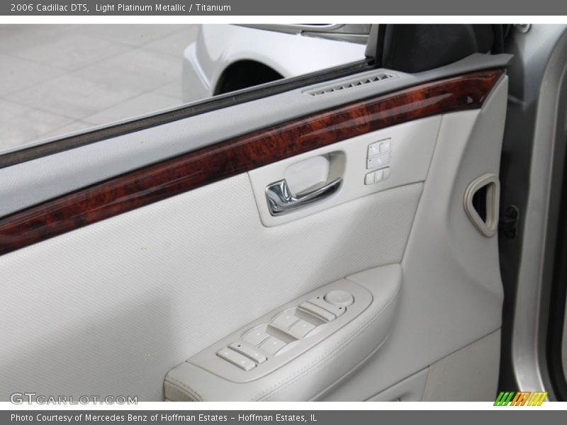Light Platinum Metallic / Titanium 2006 Cadillac DTS