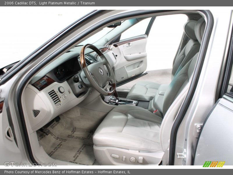 Light Platinum Metallic / Titanium 2006 Cadillac DTS