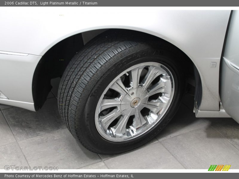 Light Platinum Metallic / Titanium 2006 Cadillac DTS