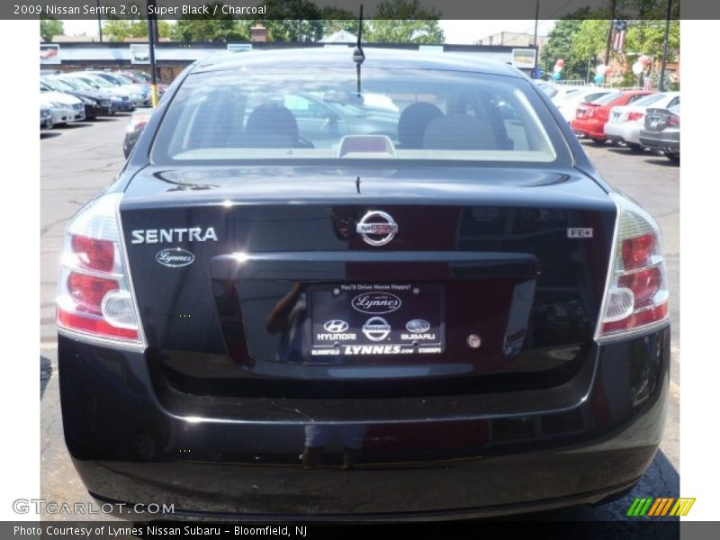 Super Black / Charcoal 2009 Nissan Sentra 2.0
