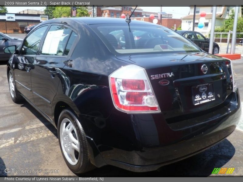 Super Black / Charcoal 2009 Nissan Sentra 2.0