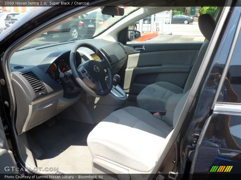 Super Black / Charcoal 2009 Nissan Sentra 2.0