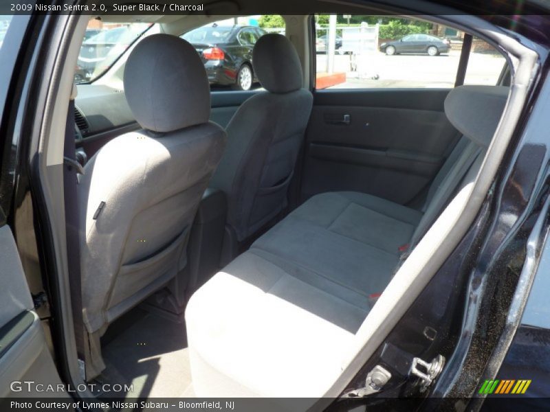 Super Black / Charcoal 2009 Nissan Sentra 2.0
