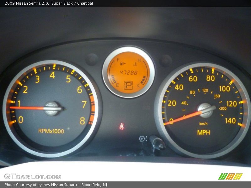 Super Black / Charcoal 2009 Nissan Sentra 2.0