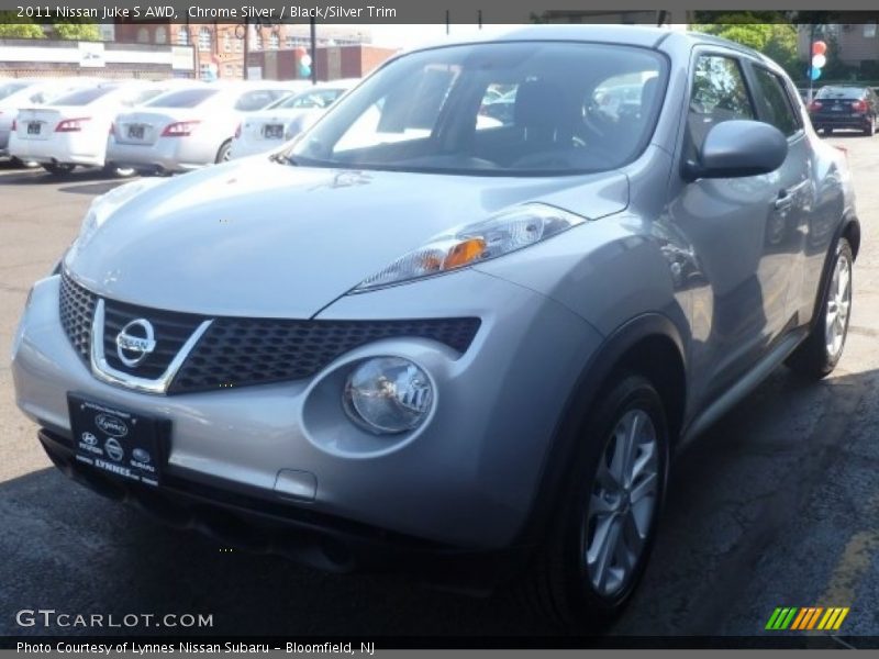 Chrome Silver / Black/Silver Trim 2011 Nissan Juke S AWD