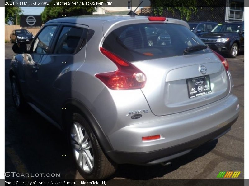 Chrome Silver / Black/Silver Trim 2011 Nissan Juke S AWD