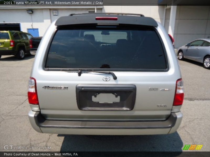Millennium Silver Metallic / Gray 2001 Toyota 4Runner SR5 4x4