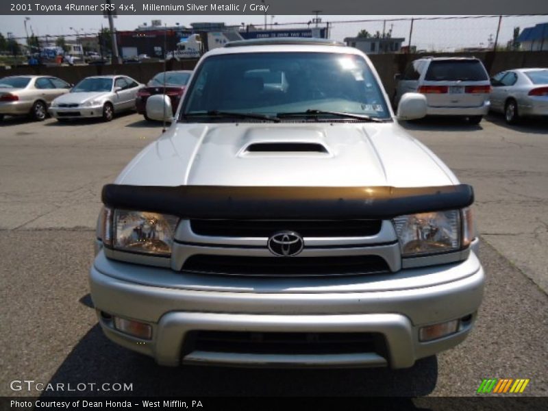 Millennium Silver Metallic / Gray 2001 Toyota 4Runner SR5 4x4