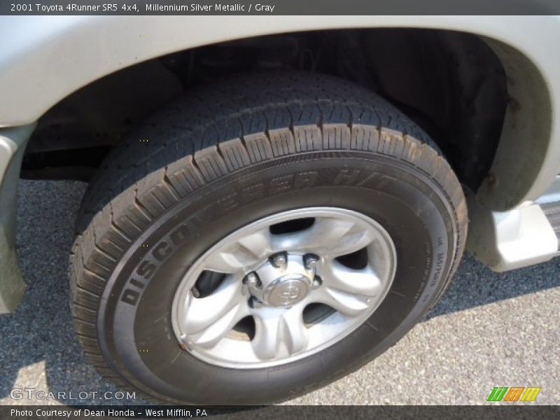 Millennium Silver Metallic / Gray 2001 Toyota 4Runner SR5 4x4