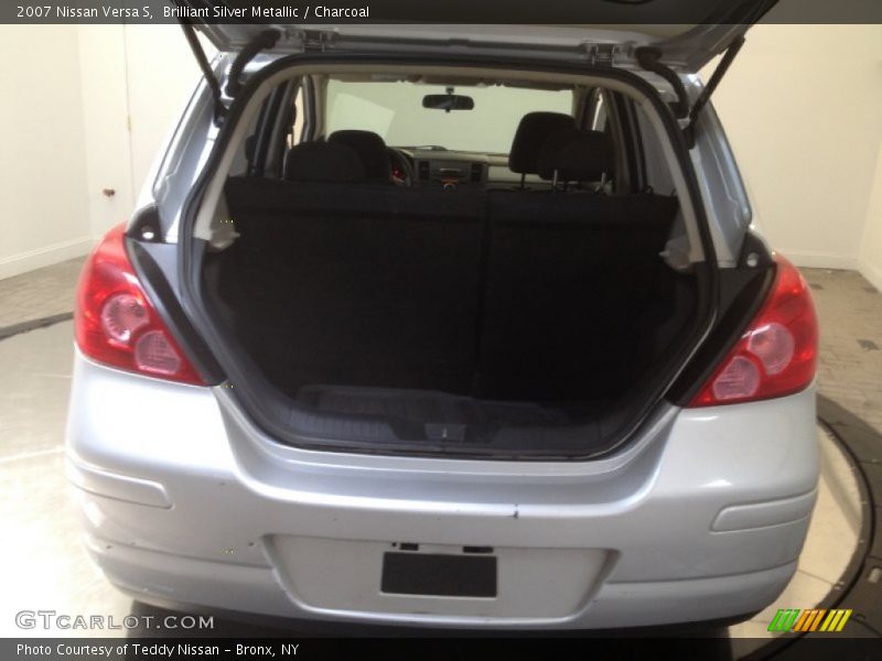 Brilliant Silver Metallic / Charcoal 2007 Nissan Versa S