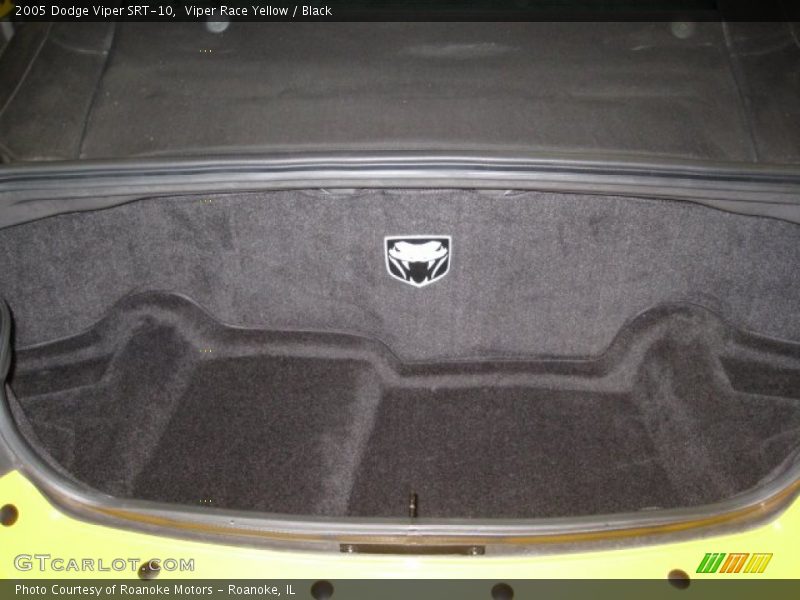  2005 Viper SRT-10 Trunk