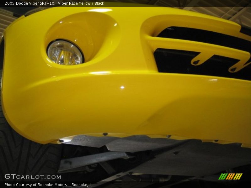 Viper Race Yellow / Black 2005 Dodge Viper SRT-10