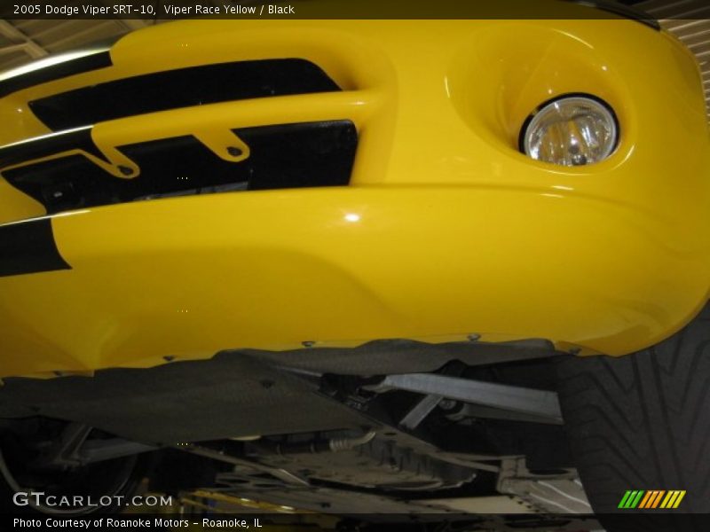 Viper Race Yellow / Black 2005 Dodge Viper SRT-10