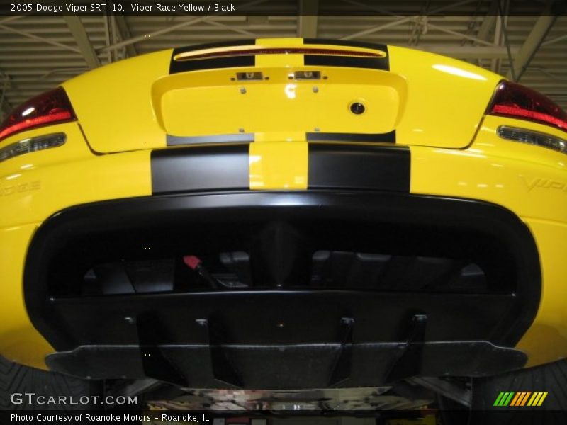 Viper Race Yellow / Black 2005 Dodge Viper SRT-10