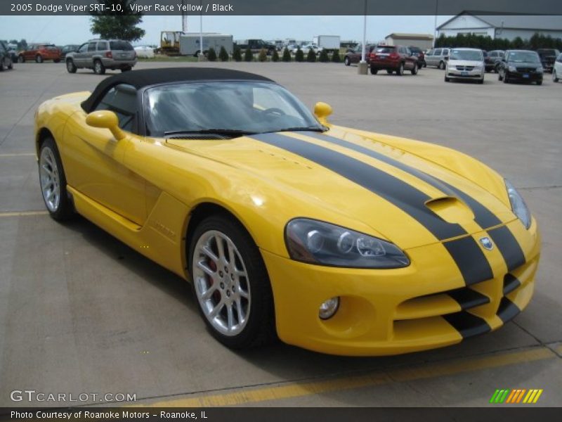 Front 3/4 View of 2005 Viper SRT-10