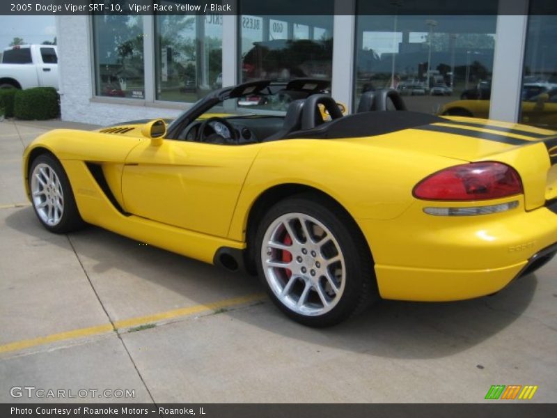 Viper Race Yellow / Black 2005 Dodge Viper SRT-10