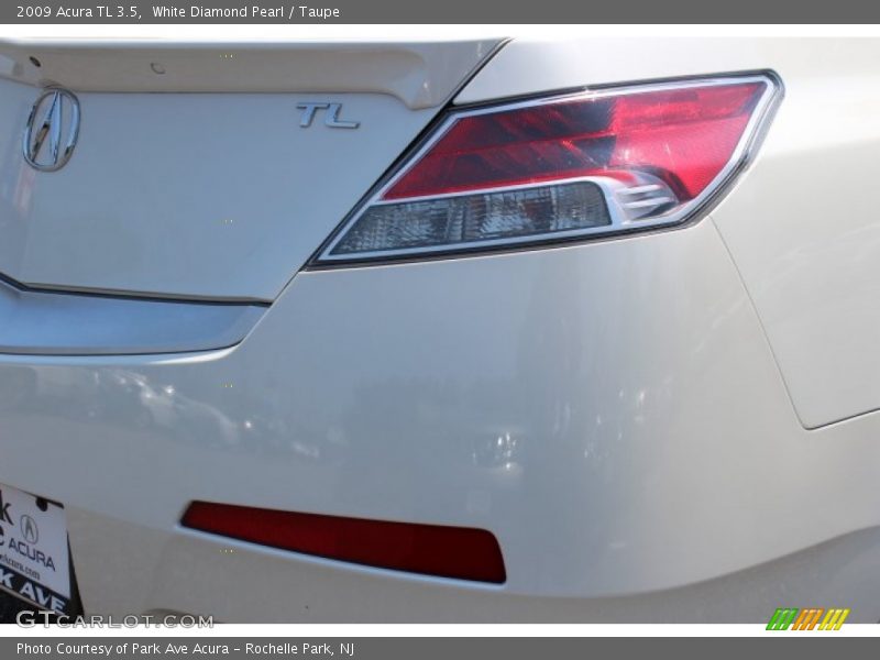 White Diamond Pearl / Taupe 2009 Acura TL 3.5