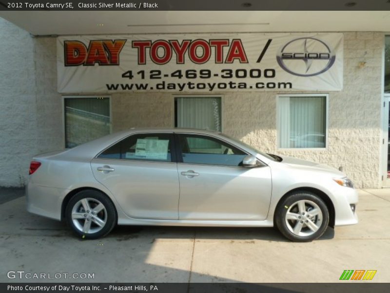 Classic Silver Metallic / Black 2012 Toyota Camry SE
