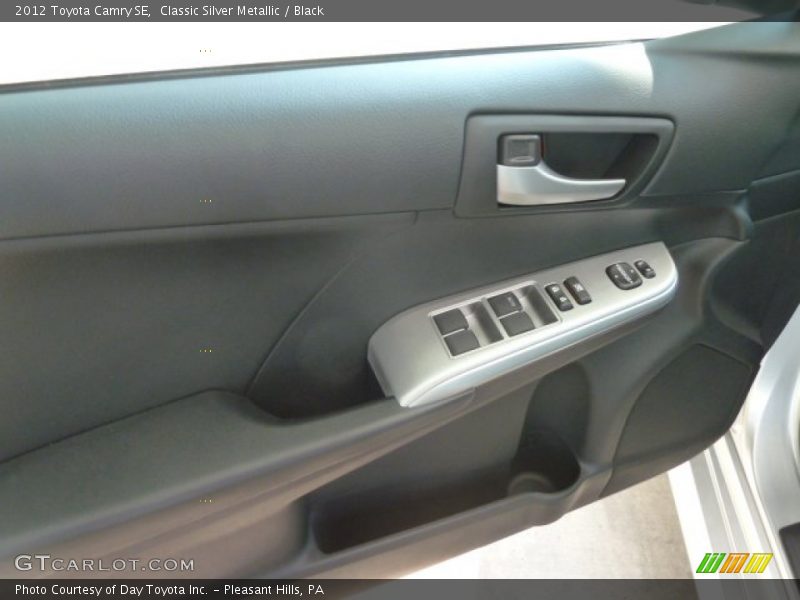 Classic Silver Metallic / Black 2012 Toyota Camry SE