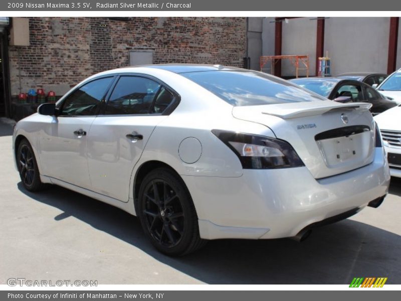 Radiant Silver Metallic / Charcoal 2009 Nissan Maxima 3.5 SV