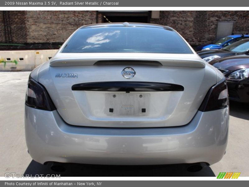 Radiant Silver Metallic / Charcoal 2009 Nissan Maxima 3.5 SV